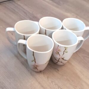 Set of 5 Correlle coordinates vintage mugs